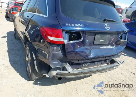 2016 Mercedes-Benz Glc 300 z USA, uszkodzony, nr VIN WDC0G4JB1GF051981